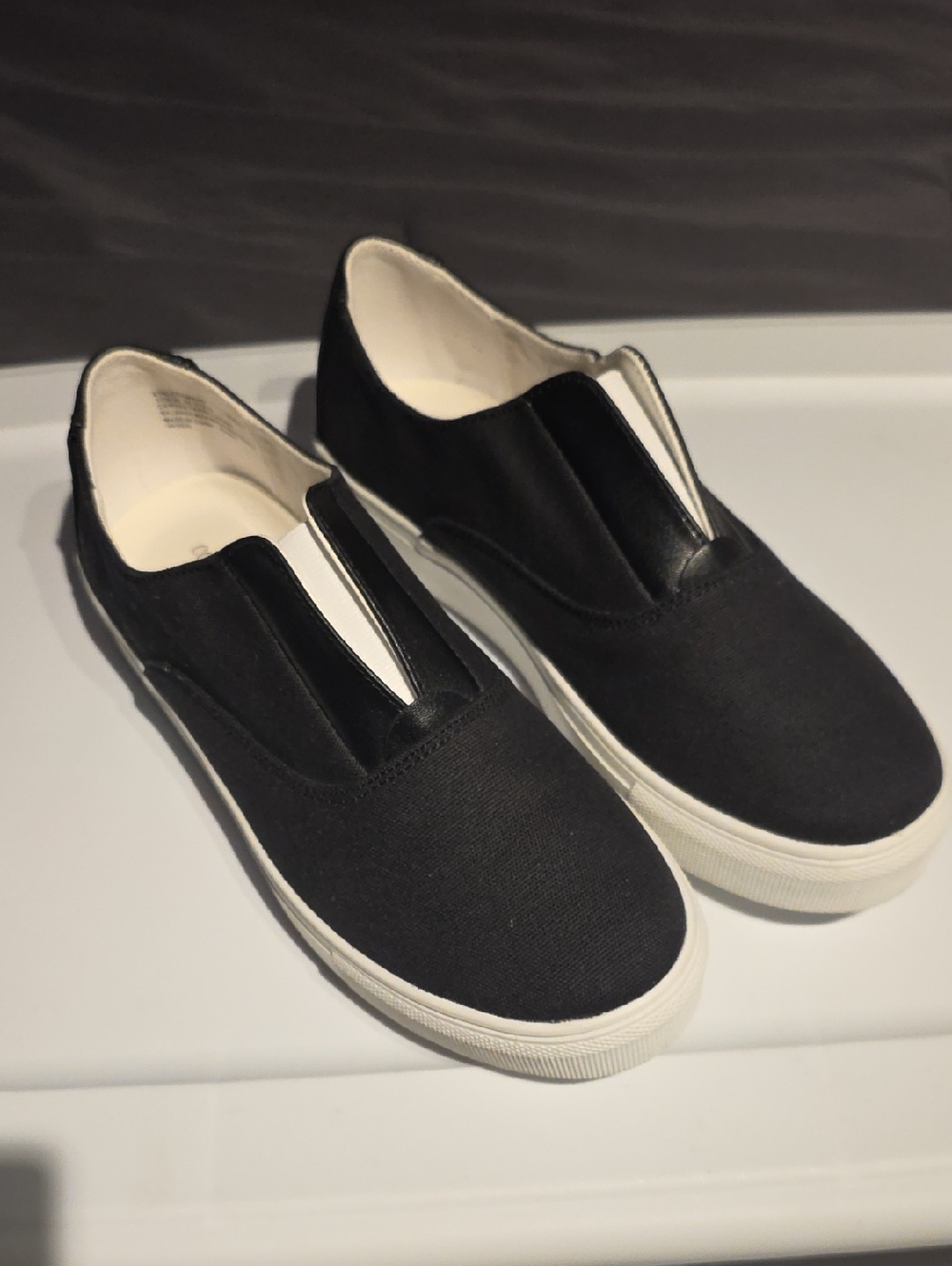 Comfortview Black and White Slip-On Loafers